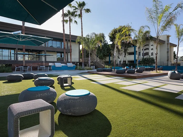 Outdoor chill space