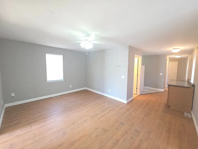 207 Waller Ave — Photo 3