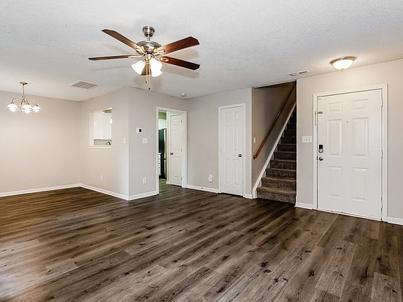 5th image of 120 W Walnut Ave