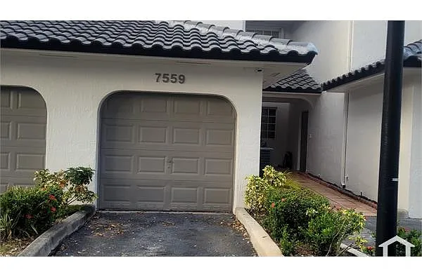 Building Photo - 7559 NW 175th St