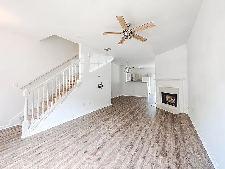 3247 Hidden Cove Cir — Photo 17