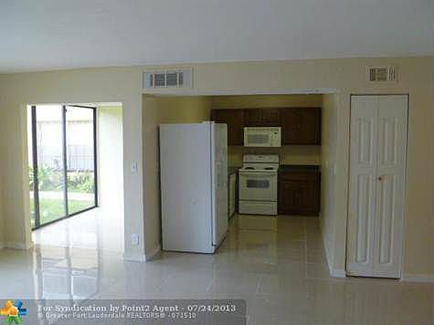 4th image of 4221 NW 19th St APT 279