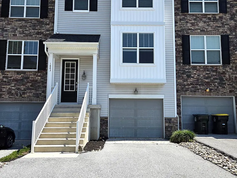 1883 Boulder Dr — Photo 2