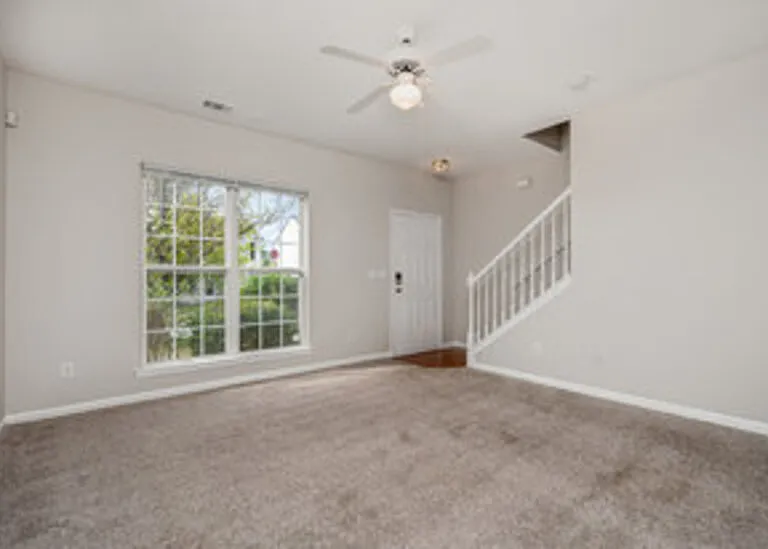 1231 Joannas Ct — Photo 6