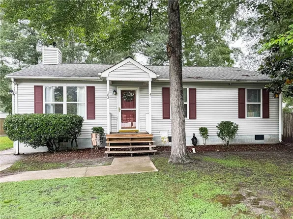 103 Lake St, Chesapeake, VA 23323