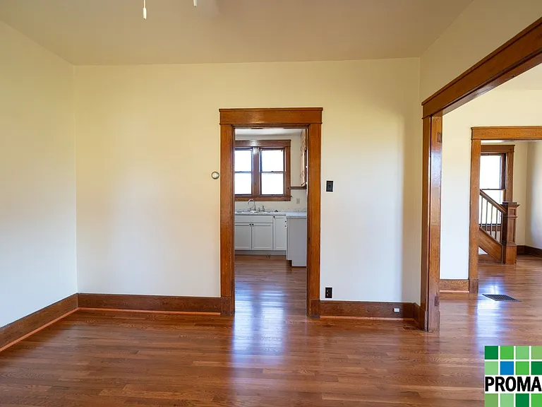 21 Moore Ave — Photo 10