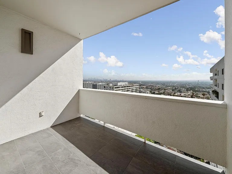 7250 Franklin Ave #1204 — Photo 13