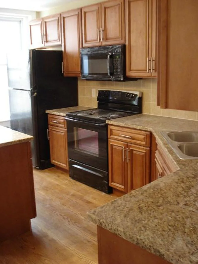 5 Bed/2 Bath Near B.U. For 9/1/2026 — Photo 2