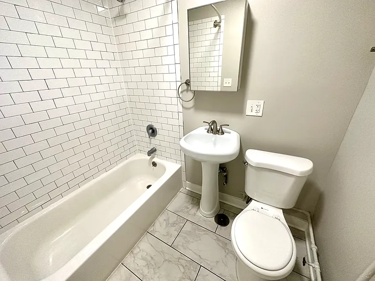2346 W McLean Ave #1M — Photo 12