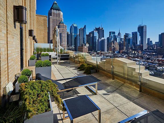 3rd image of 425 W 50th St APT 11A