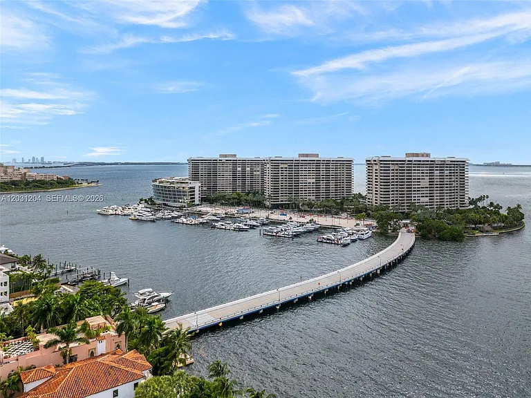 3 Grove Isle Dr #C605 — Photo 37