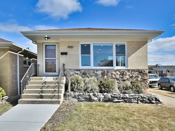 5435 N Mobile Ave, Chicago, IL 60630