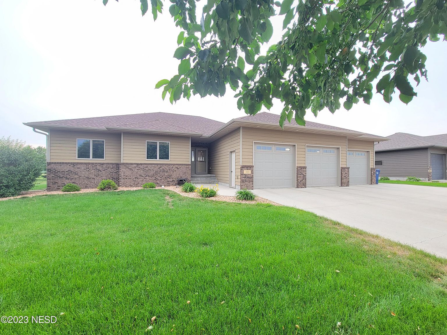 323 23rd Ave NW, Watertown, SD 57201 Zillow