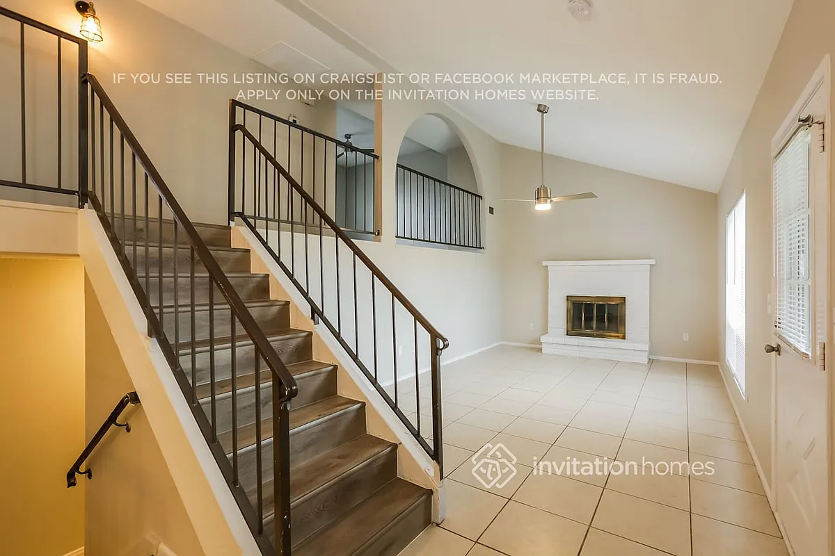 Building Photo - 1712 W Bentrup Ct