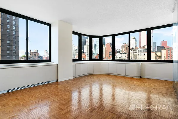 Rented by (Legacy) Elegran | media 10