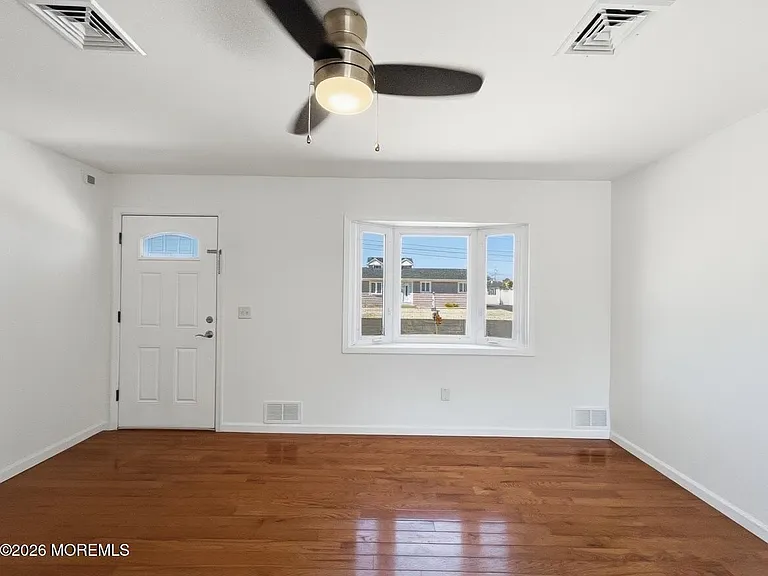 1813 Capstan Dr — Photo 15