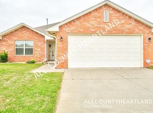 8033 Waters Edge Way, Del City, OK 73135