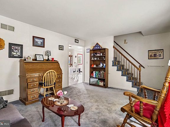 5th image of 7 Cardinal Dr