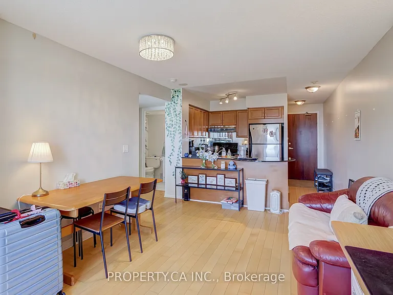 18 Kenaston Gdns #1705 — Photo 12