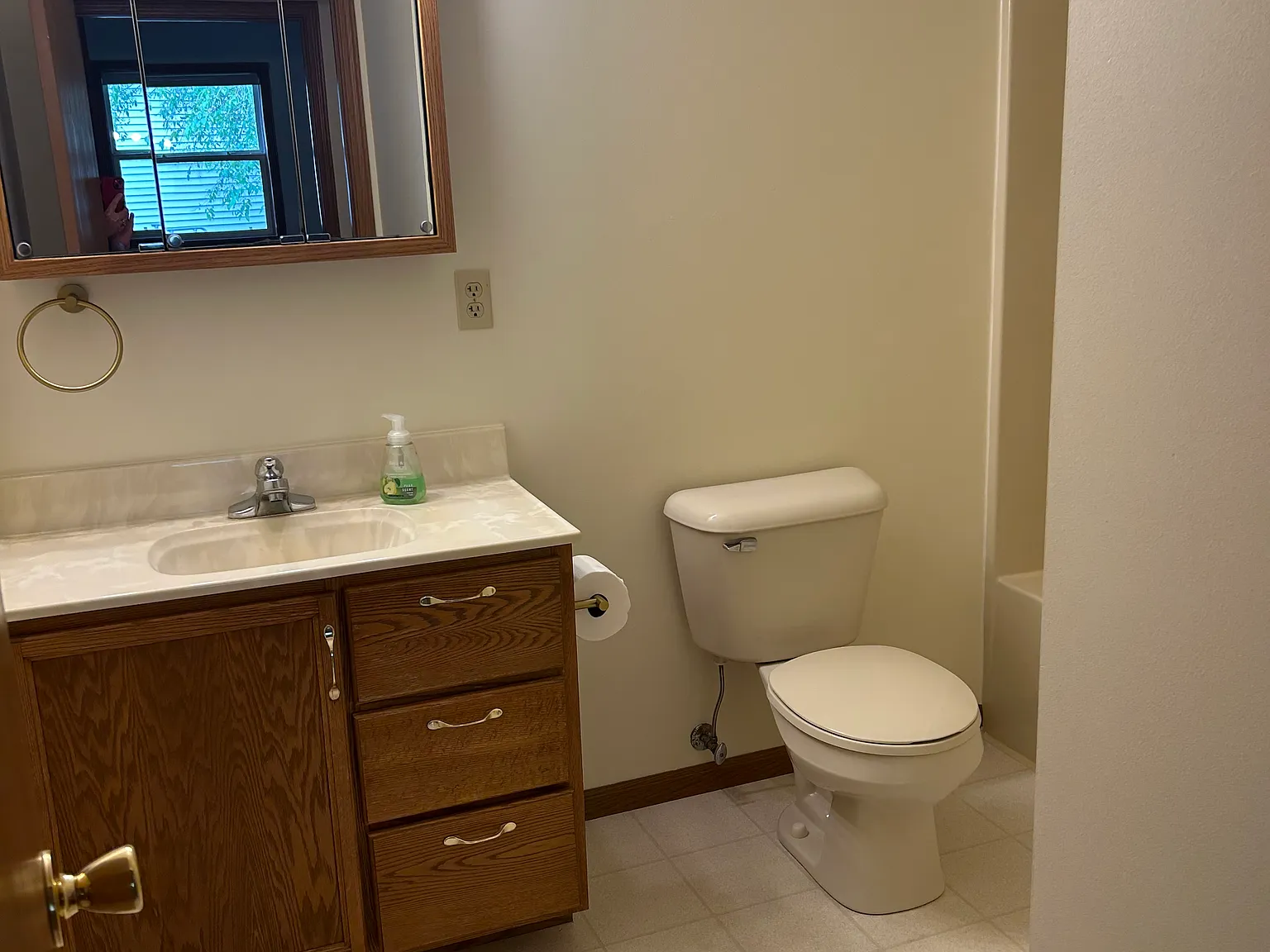 3 bed, 1120 sqft, $1,600 — Photo 3