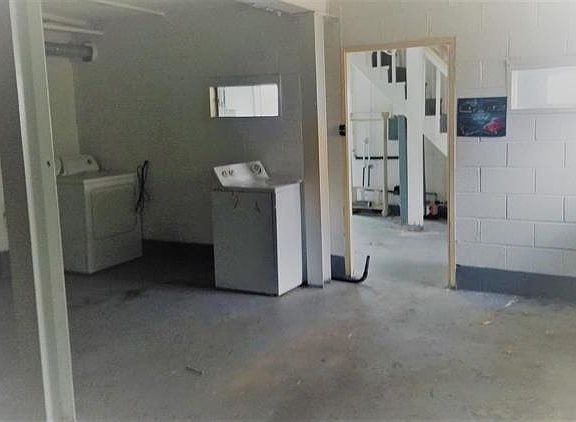 3rd image of 2304 Schrage Ave