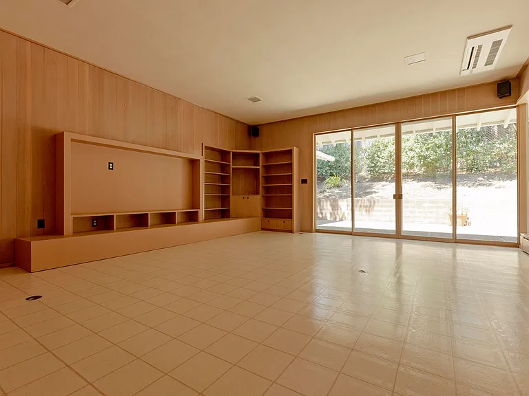44 Bayview Ave — Photo 12