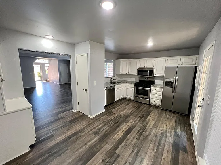 909 NW 172nd St — Photo 31
