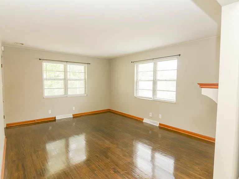 214 W Atchison St #1 — Photo 8