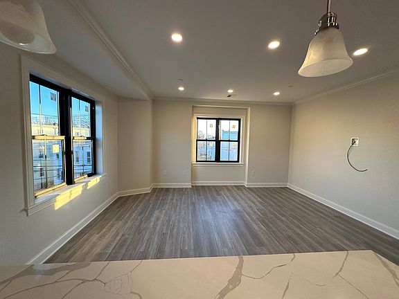 4th image of 48 Nichols St #103
