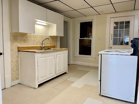 4th image of 535-537 Wehrle Ave