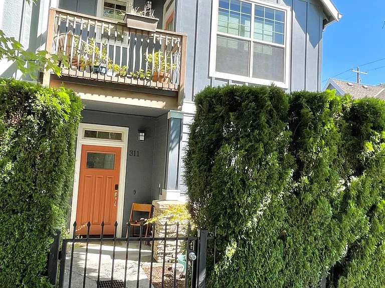 311 NE Bryant St — Photo 1
