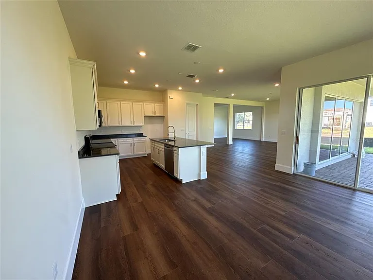 16645 Lone Oak Cir — Photo 14