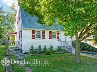 94 Highland Ave, Port Washington, NY 11050