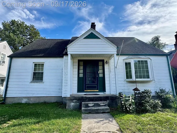 1367 W Saratoga Ave, Ferndale, MI 48220