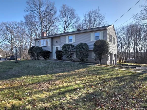 5 Deerfield Drive, Seymour, CT 06483