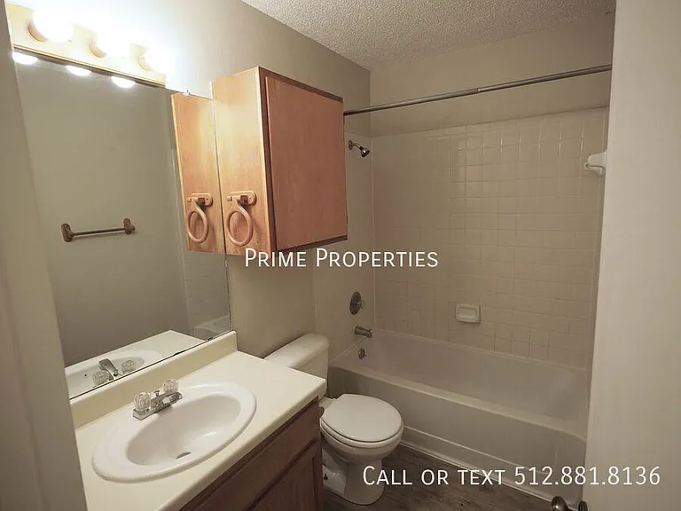404 Burlwood Ct — Photo 7