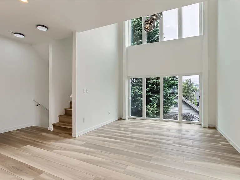 2135 SE 12th Ave — Photo 10