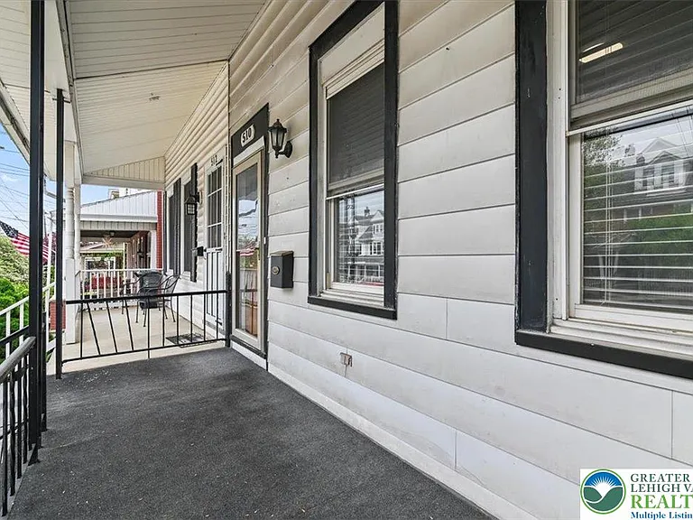 510 5th Ave — Photo 3