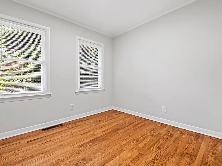 2703 Ashland St — Photo 13