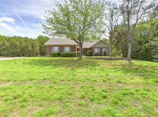 1101 Bandera Trl, Granbury, TX 76048