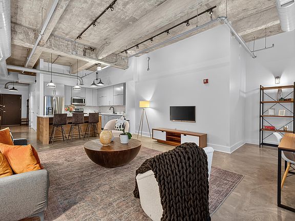 5th image of 140 Bay St APT 3D