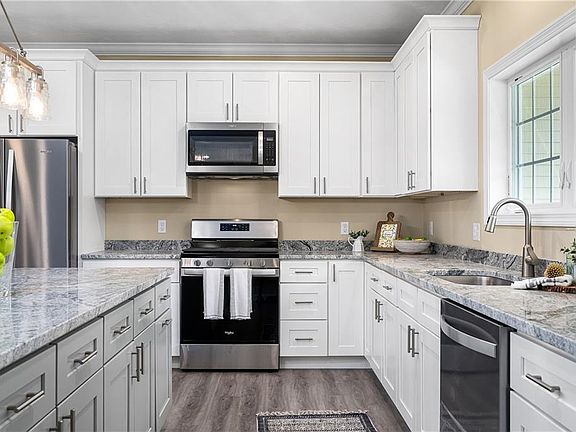 4th image of 211 Whipple Ave