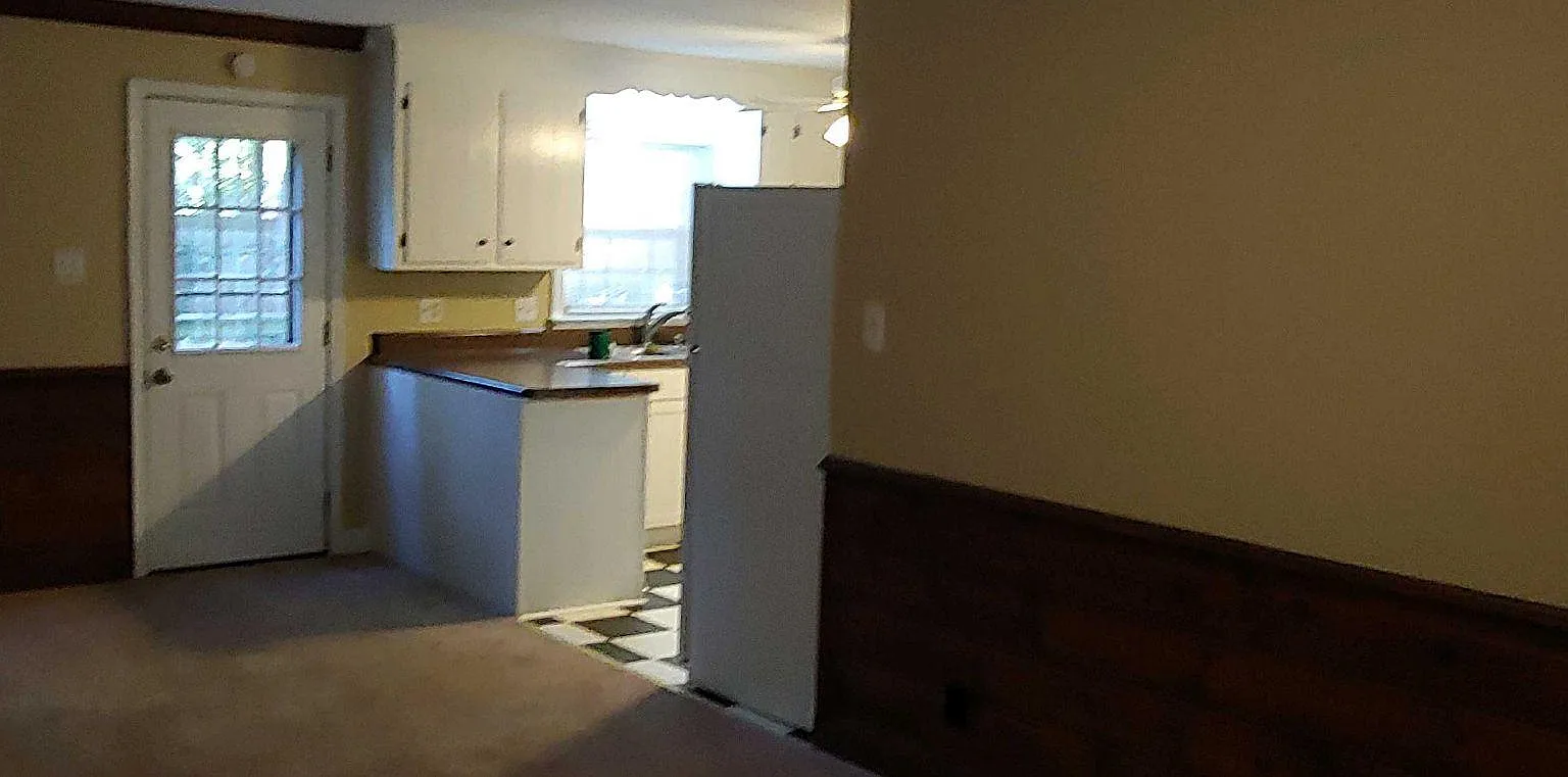 4 bed, 2.5 bath, 1927 sqft, $2,100 — Photo 4