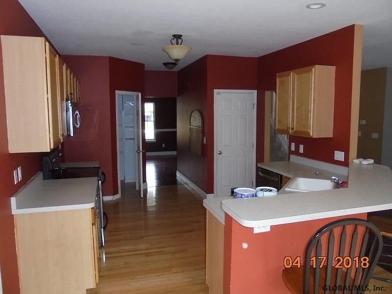 5th image of 32 SARA JEN Drive