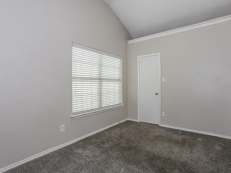 6505 Nicole Way — Photo 13