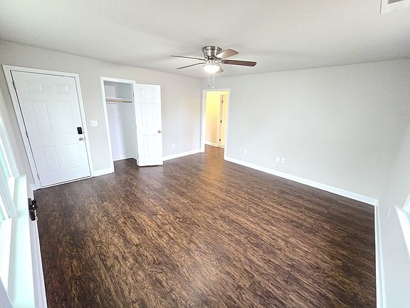 5th image of 9524 17th Bay St #B