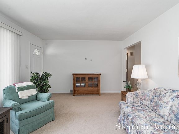 5th image of 1318 Texas St NW