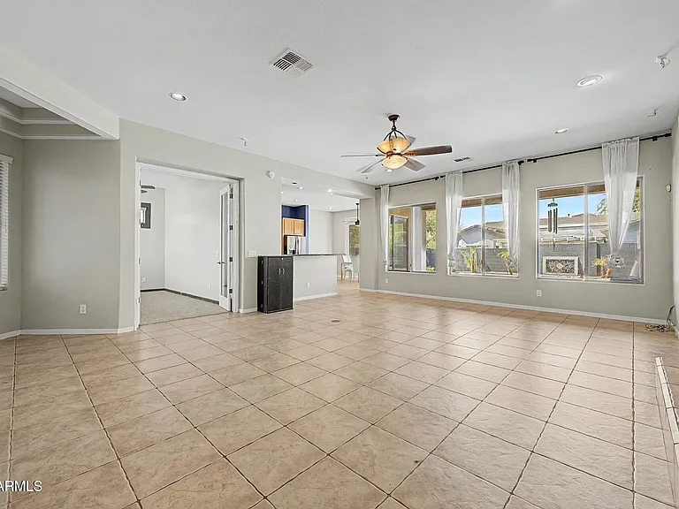 1902 E Desert Ln — Photo 13