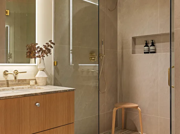 323 Clinton Street image 20 of 30