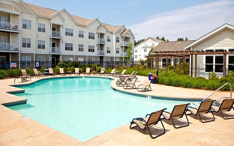 Gorgeous resort-style swimming pool